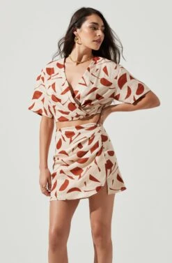 Nirina Abstract Print Wrapped Front Crop Top -Dresses Sales Store ACT17049 RUSTABSTRACT 3