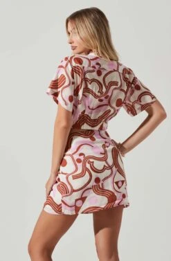 Tamela Collared Short Sleeve Crop Top -Dresses Sales Store ACT17696 BROWNPINKGEO 5