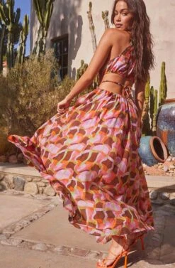 Sivana Halter Neck Geo Print Maxi Dress -Dresses Sales Store ASTR SUMMER23 0035