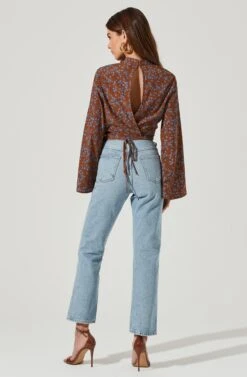 Long Sleeve Back Cutout Tie Waist Top -Dresses Sales Store AT17082 BROWNBLUEFLORAL5 0288