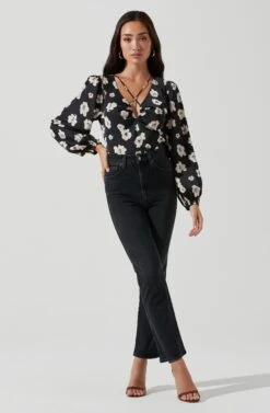 Key Hole Cutout Long Sleeve Top -Dresses Sales Store AT17111 BLACKFLORAL 1009