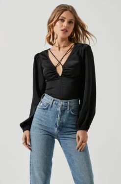 Key Hole Cutout Long Sleeve Top -Dresses Sales Store AT17111 BLACK 0884